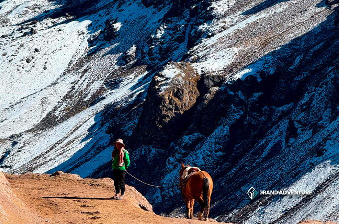 From Cusco Rainbow Mountain Tour with Late Departure and Buffet Lunch